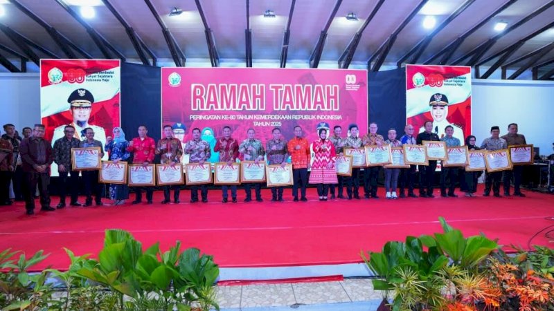 Maros Borong Tiga Penghargaan dari Pemprov Sulsel di Momen HUT RI ke-80