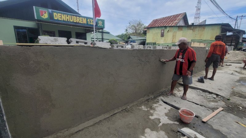 Gotong Royong Warga di Komlekdam XXIII/PW Palu