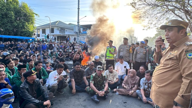 Bupati Maros Siap Bawa Aspirasi Tuntutan Para Demonstrasi