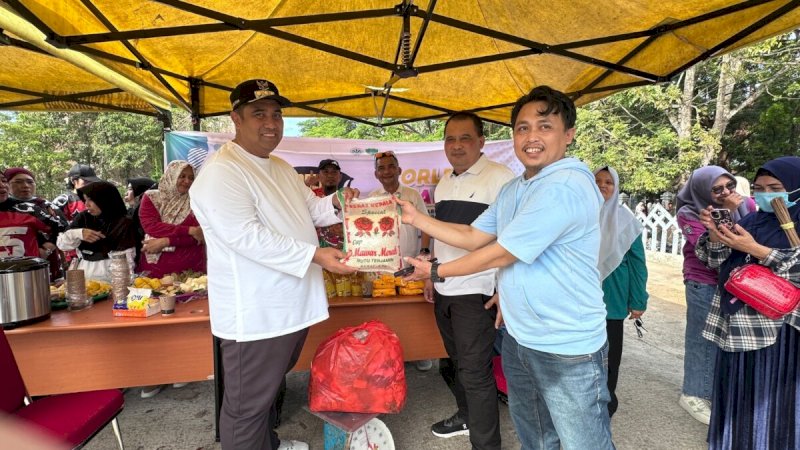 Di Maros Sampah Ditukar dengan Sembako