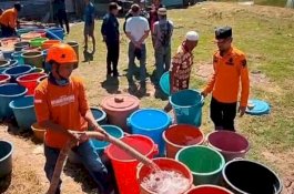 Pemkab Maros Salurkan 800 Ribu Liter Air Bersih 