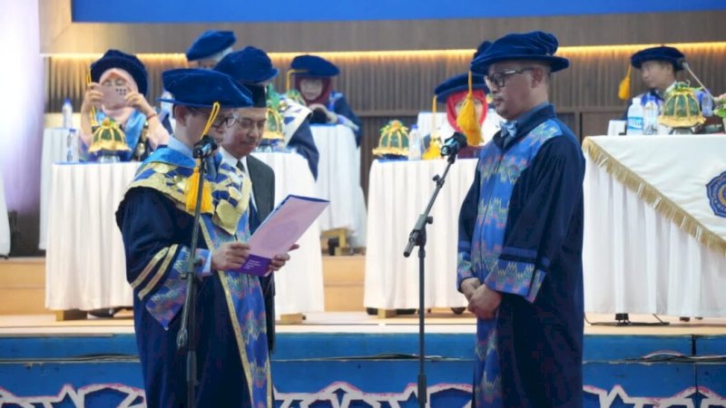 Pengukuhan Prof Dr. Erwin Akib, Ph.D. sebagai Guru Besar Bidang Pendidikan Bahasa Inggris