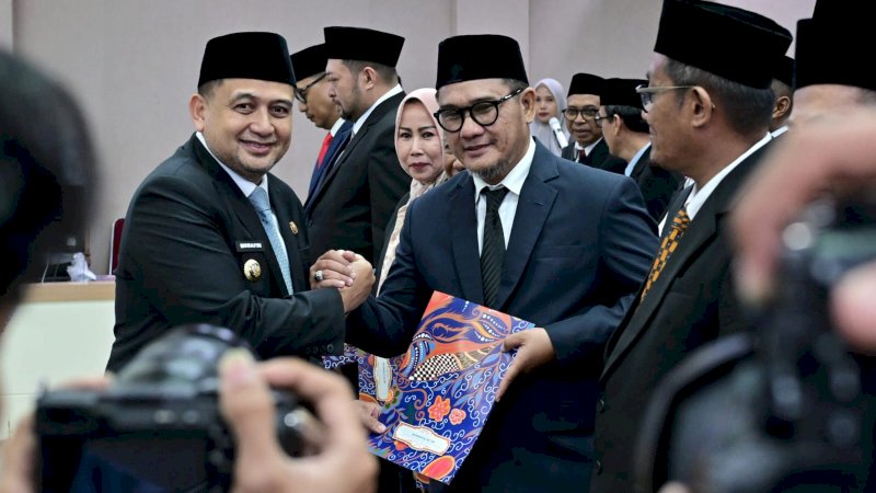 Wali Kota Makassar Lantik Direksi dan Dewas BUMD Secara Resmi