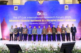 OJK Dorong Digital Resilience di Tengah Disrupsi Teknologi dan Geopolitik, The 3rd OJK International Research Forum Digelar di Yogyakarta