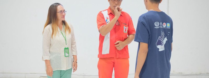 Pertamina Patra Niaga Regional Sulawesi Hadirkan Layanan Inklusif: Petugas SPBU Bitung Dapat Pelatihan Bahasa Isyarat