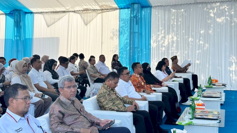 Dalam rangka memperingati Hari Kopi Sedunia, Hari Vegetarian Sedunia, serta Hari Jadi ke-356 Provinsi Sulawesi Selatan, ratusan pelaku usaha mikro, kecil, dan menengah (UMKM) menampilkan produk unggulan dalam ajang Sulsel UMKM Expo 2025 yang digelar di Monumen Mandala, Makassar, 15&ndash;19 Oktober 2025.