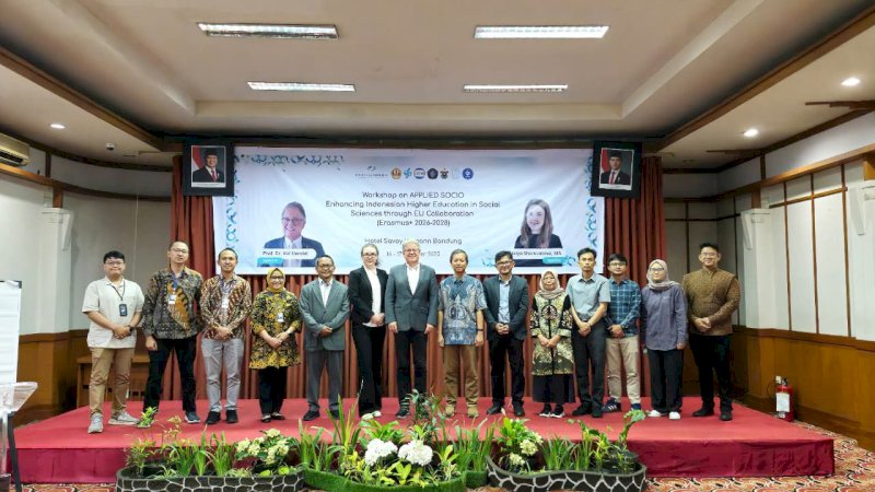 Fakultas Vokasi Universitas Hasanuddin (Unhas) terus memperkuat langkah internasionalisasinya di bidang pendidikan vokasi. Melalui kerja sama dengan sejumlah perguruan tinggi ternama di Indonesia dan Eropa, Unhas berpartisipasi dalam Workshop Pembuatan Proposal Erasmus yang digelar di Hotel Savoy Homan, Bandung, pada 16–18 Oktober 2025.