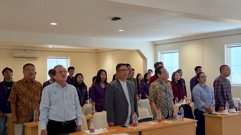 Persatuan Inteligensia Kristen Indonesia (PIKI) Sulawesi Selatan menggelar seminar bertajuk “Mempersiapkan Generasi Emas Menuju Indonesia Emas 2045” di Makassar