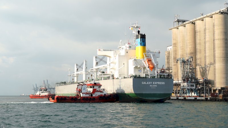 PT Pelindo Jasa Maritim (SPJM) Grup, subholding dari PT Pelabuhan Indonesia (Persero) yang membidangi layanan marine, peralatan, port services, docking, dan shipyard, kembali menunjukkan performa gemilang. Hingga triwulan III tahun 2025, perusahaan berhasil membukukan pertumbuhan laba bersih sebesar 8,91% secara tahunan (YoY).