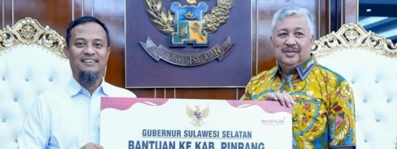 Gubernur Sulsel Serahkan Rp20 Miliar untuk Infrastruktur dan UMKM ke Pemkab Pinrang