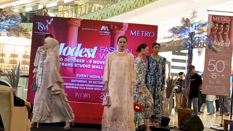gelaran Modest Fashion Week 2025 yang berlangsung di Trans Studio Mall (TSM) Makassar sejak 20 Oktober hingga 9 November 2025.