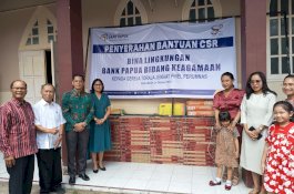 Bank Papua Serahkan Bantuan Pembangunan Gereja Toraja PNIEL Perumnas Makassar, Wujud Kepedulian Tanpa Batas