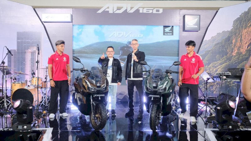Ribuan pengunjung memadati Main Atrium Mall Panakkukang, Makassar, akhir pekan ini. Antusiasme luar biasa itu pecah saat Astra Motor Sulawesi Selatan (Asmo Sulsel) secara resmi meluncurkan New Honda ADV160, skutik bergaya SUV premium yang menjadi ikon gaya hidup petualang modern, sabtu(25/10)