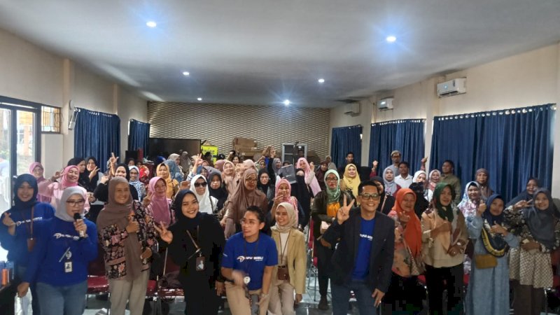 Bank Papua Kantor Cabang Makassar berkolaborasi dengan Pemerintah kKecamatan Biringkanaya menggelar kegiatan bertajuk “Hambatan dan Kendala dalam Pengembangan UMKM”, Senin (27/10/2025).
Kegiatan yang berlangsung di Aula Kantor Camat Biringkanaya ini diikuti oleh 75 pelaku UMKM dan calon wirausaha dari berbagai kelurahan di wilayah Biringkanaya.