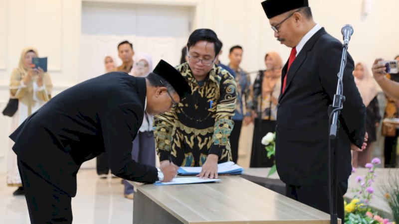 Kepala Kantor Wilayah Lantik 10 Pejabat Administrator di Lingkungan Kementerian Agama Sulsel