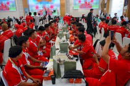 Pertamina Patra Niaga Regional Sulawesi Bekali Operator SPBU Lewat “The Refuel Up Day” di Makassar