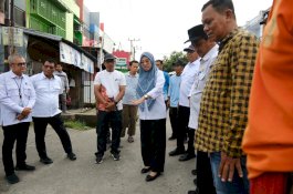 Respon Keluhan Warga, Bupati Gowa Tinjau Drainase di Jalan Swadaya