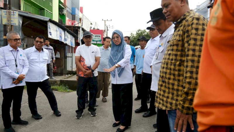 Respon Keluhan Warga, Bupati Gowa Tinjau Drainase di Jalan Swadaya