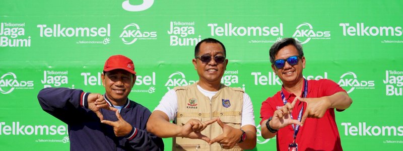 Telkomsel Jaga Bumi: Menanam Harapan di Pesisir Pangkep