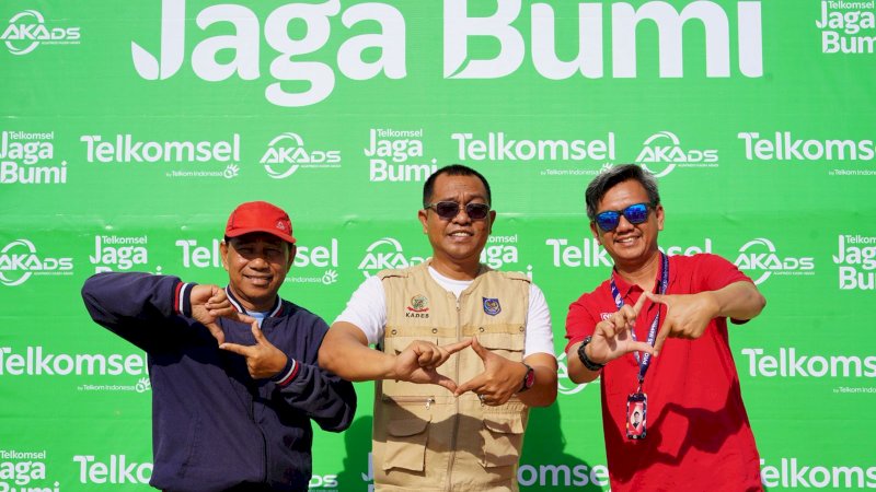 Telkomsel kembali menunjukkan kepeduliannya terhadap lingkungan lewat program CSR “Telkomsel Jaga Bumi”, dengan menanam 1.000 bibit mangrove di kawasan pesisir Pangkajene dan Kepulauan (Pangkep). Kegiatan ini berlangsung pada Kamis (6/11/2025),