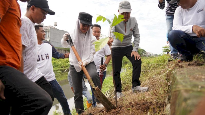 Pemkab Gowa dan Kemendes PDT Lakukan Penanaman Pohon