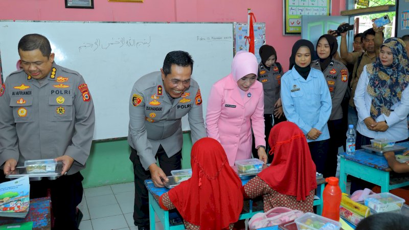 Irjen Djuhandhani Tinjau SPPG Yayasan Kemala Bhayangkari Polda Sulsel