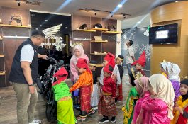 “Rayakan HUT ke-418 Kota Makassar, Astra Motor Sulsel Ajak Siswa Al-Azhar Kenali Dunia Otomotif Sejak Dini”