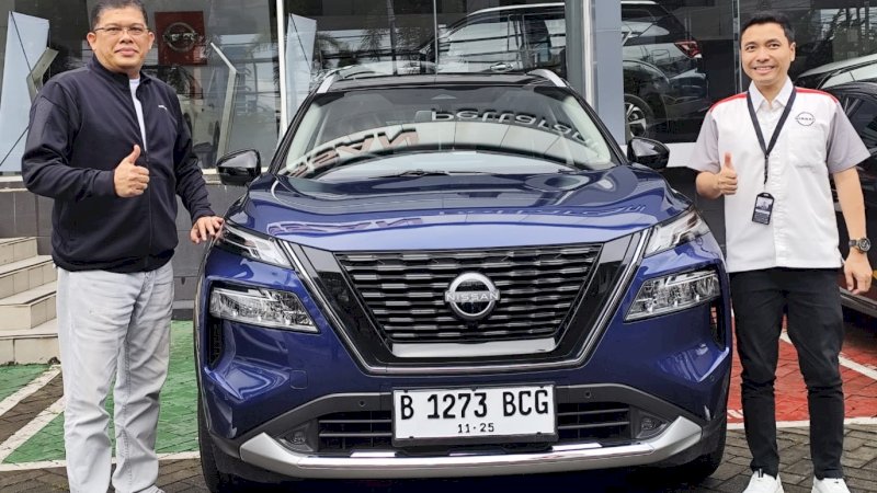 Ki-kan, Caca Tobing National Sales Division Head Nissan, R. Edo Syahputra, Branch Head PT Wahana Megah Putra Makassar.