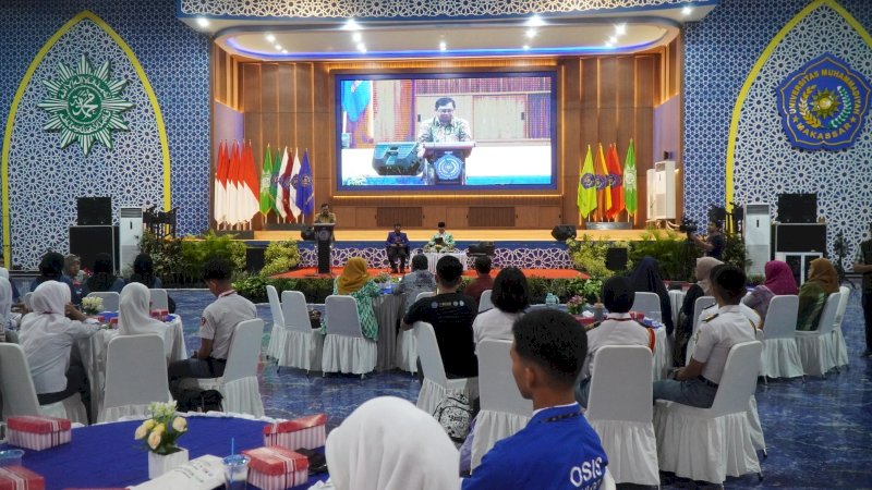 Universitas Muhammadiyah Makassar (Unismuh Makassar) bersama Ikatan Cendekiawan Muslim se-Indonesia (ICMI) Wilayah Sulawesi Selatan menggelar Pelatihan Jurnalistik bagi siswa kelas XII SMA/SMK/MA dari Makassar, Maros, dan Gowa, pada 15–16 November 2025.