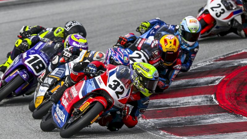 Dua pebalap muda binaan PT Astra Honda Motor (AHM) kembali mengharumkan nama Indonesia pada seri keenam FIM JuniorGP World Championship 2025 yang berlangsung di Circuit de Barcelona-Catalunya, Spanyol, pada Minggu (2/11).