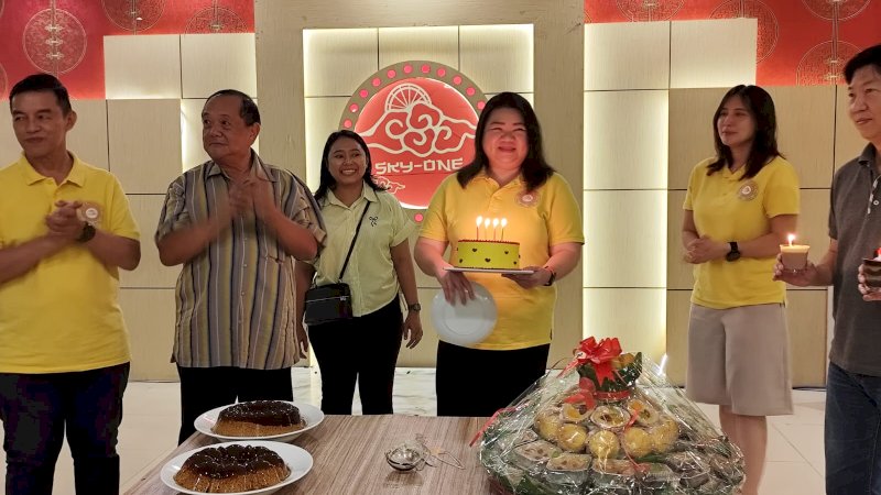 CEO ONYX Property Susan Wijaya bersama para Leader ONYX property