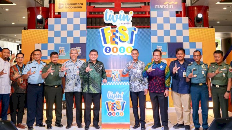 Bank Mandiri resmi membuka gelaran Livin&rsquo; Fest 2025 di Makassar, sebuah festival kolaborasi berskala besar yang menjadi persembahan istimewa bagi nasabah dan masyarakat Indonesia Timur. Diselenggarakan pada 20&ndash;23 November 2025 di Phinisi Point Mall, Livin&rsquo; Fest menghadirkan sinergi antara UMKM, pelaku industri kreatif, dan inovasi finansial digital dalam satu ruang interaktif.