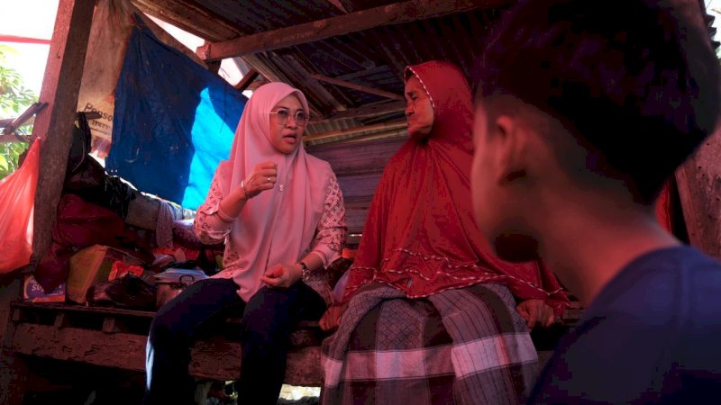 Kunjungi Korban Kebakaran, Bupati Gowa Salurkan Bantuan dan Rehabilitasi Rumah