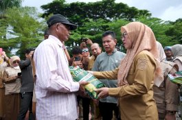 Pemkab Gowa Mulai Salurkan Benih Padi 275 Ton