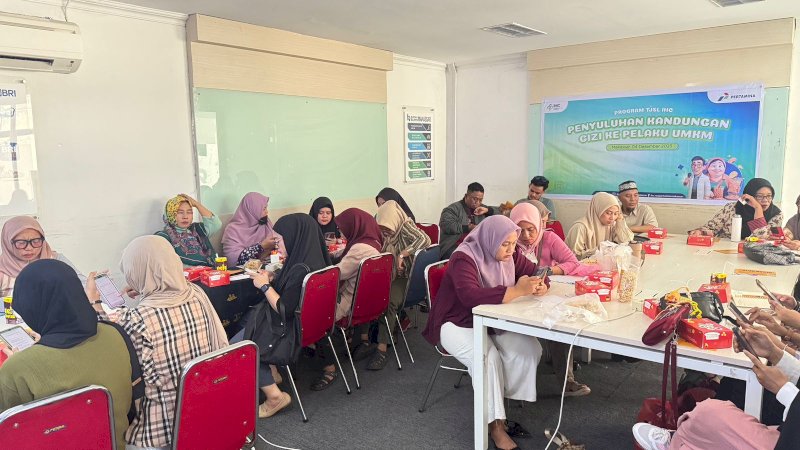 program edukasi gizi dalam bentuk penyuluhan intensif bagi pelaku UMKM di sektor makanan dan minuman, Kamis (4/12), bertempat di Rumah BUMN Makassar, Jl. DR. Ratulangi.