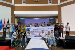 Poltekpar Makassar Perkuat Kapasitas Warga Kelola Wisata Pantai Layar Putih