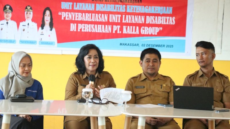 Direksi KALLA bersama Kepala Dinas Ketenegakerjaan (Disnaker) Kota Makassar, Nielma Palamba, memberi pemaparan terkait program magang disabilitas di Creative Innovation Space (CIS) Wisma Kalla, beberapa waktu lalu.