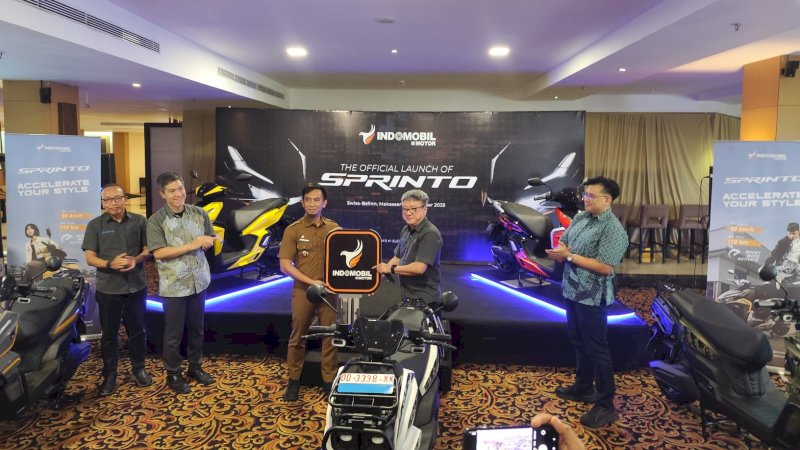 Galesong Emotor, sebagai dealer resmi PT Indomobil Emotor Internasional di Makassar, secara simbolis menyerahkan 38 unit motor listrik Indomobil Emotor Tyranno kepada Dinas Lingkungan Hidup (DLH) Kota Makassar, Senin, 15 Desember 2025.