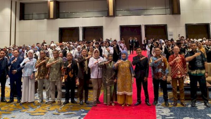  Sebanyak 147 wisudawan Tadika PuriAngkatan ke-XVII resmi dikukuhkan dalam prosesi wisuda yang berlangsung khidmat dan penuh makna.