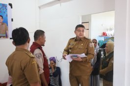 Wali Kota Munafri Tinjau Dua Titik Pengungsian Banjir di Makassar