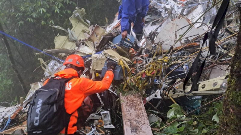 Tim SAR Temukan Sembilan Body Part, Enam Korban Kecelakaan Pesawat ATR 42-500 Proses Evakasi