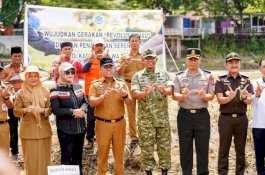 Bupati Andi Rosman Gaspol Revolusi Hijau, 5.000 Pohon Ditanam di Jantung Kota Wajo