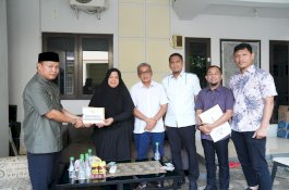 Gubernur Sulsel Andi Sudirman Berikan Santunan Korban Kecelakaan ATR 42-500