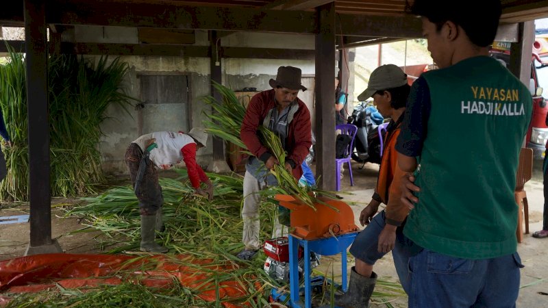 Caption:

Tim LAZ Hadji Kalla melalkukan monitoring di sejumlah wilayah Sulawesi Selatan yang masuk dalam program Desa Bangkit Sejahtera (DBS) 2025, beberapa waktu lalu,