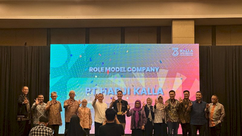 &ldquo;KALLA Award 2025 merupakan bentuk apresiasi terhadap unit bisnis yang memiliki daya tahan dan dedikasi luar biasa. Kalla Toyota telah membuktikan bahwa sinergi tim, konsistensi kinerja, dan komitmen terhadap nilai-nilai perusahaan mampu menghasilkan prestasi yang gemilang, bahkan menjadi barometer di level nasional,&rdquo;