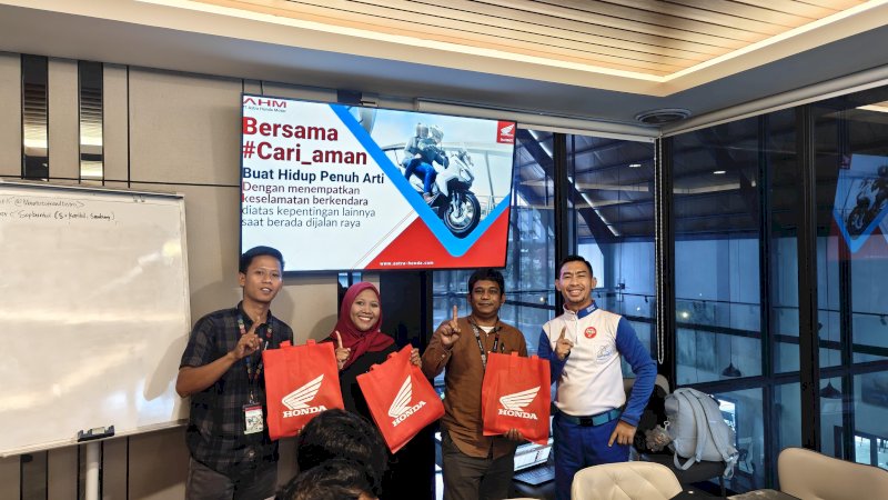 Astra Motor Sulawesi Selatan (Asmo Sulsel) menggelar edukasi safety riding khusus bagi Sales Force dan Team Leader Honda wilayah Sulawesi Tenggara, Senin, 26 Januari 2026, bertempat di Maimo Cafe, Kota Kendari.