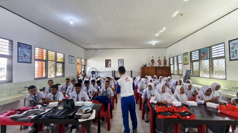 Asmo Sulsel menggelar edukasi safety riding bagi siswa-siswi SMAN 9 Gowa, bekerja sama dengan Polres Gowa melalui Unit Kamsel, pada Selasa, 27 Januari 2026. Kegiatan ini diikuti oleh sekitar 40 siswa.