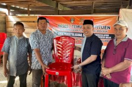 Reses di Desa Ongkoe, Arga Prasetya Ashar Serahkan Ambulans, Kursi, Tenda dan Lampu Jalan