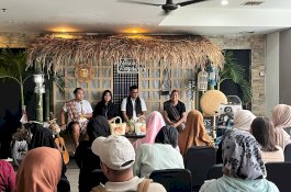 Hotel Royal Bay Makassar Hadirkan Paket “Nostalgia Ramadhan” 2026, Dekorasi Pos Kamling hingga Sepeda Ontel