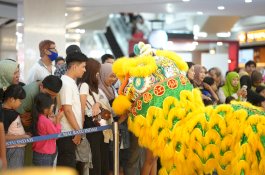 Dari Tonggak hingga Parade, Barongsai Ramaikan Perayaan Imlek di Mal Ratu Indah dan NIPAH PARK